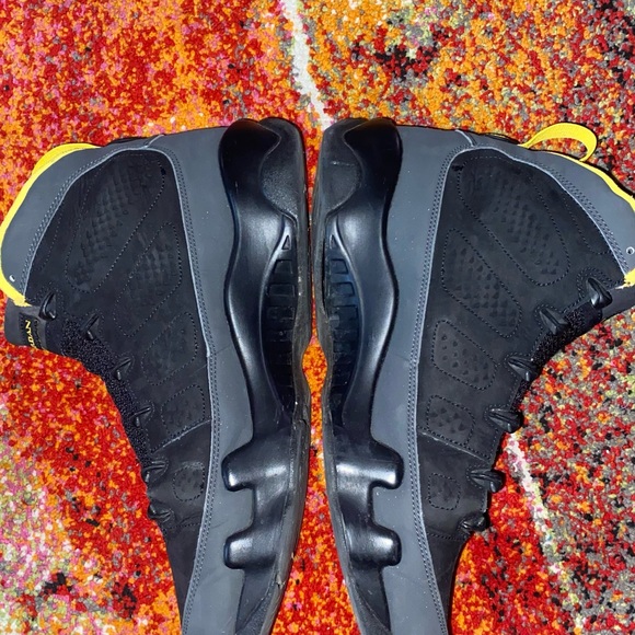 MENS AIR JORDAN - Picture 8 of 11